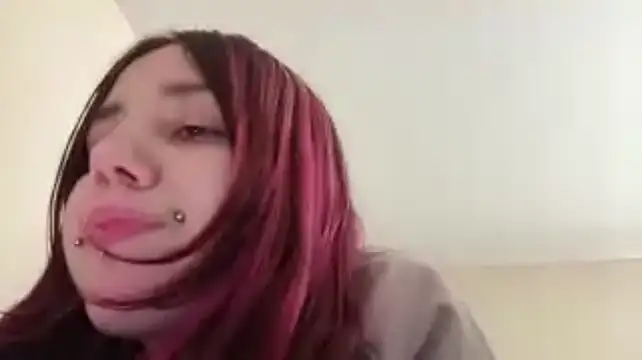 Živý XXX chat IronicBuckle