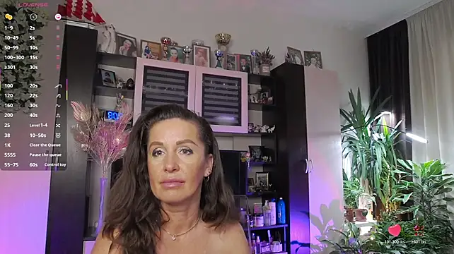 SheilaRyan Adlı Modelin Canlı XXX Sohbeti
