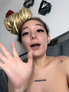 alaia_princess' Live XXX Chat