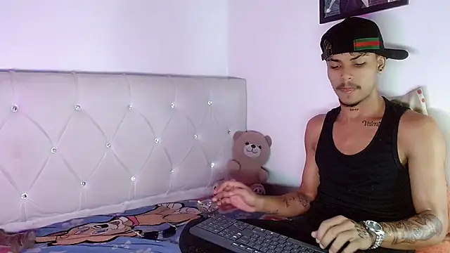 Angel_foxc13のライブXXXチャット