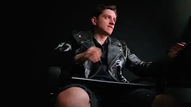 Онлайн чат XXX FelixStarkk