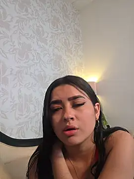 Emilygh1_ Adlı Modelin Canlı XXX Sohbeti