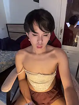 Chat +18 de Plaxxxtique ao vivo