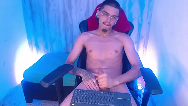 Tayson_Hot élő XXX-chatje
