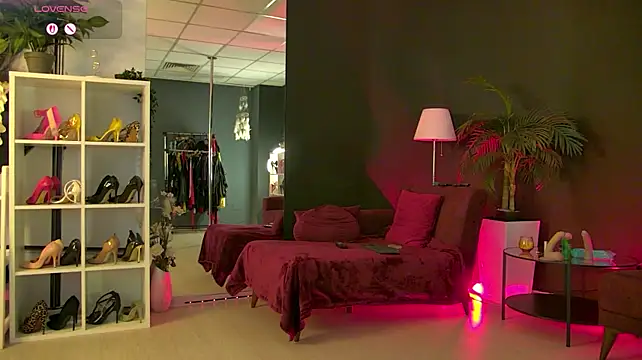 MaddyHeart's Live XXX Chat