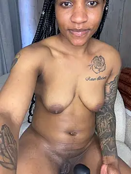 Milkypucy's Live XXX Chat