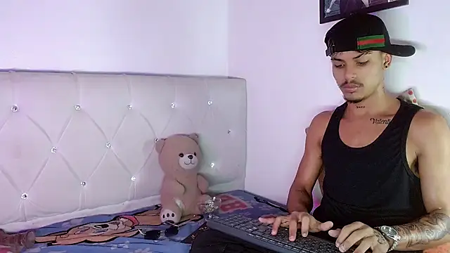 Angel_foxc13: απευθείας συνομιλία ΧΧΧ