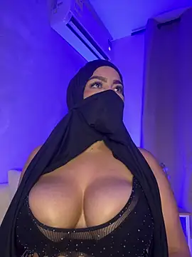 thaira_aly Chat XXX in diretta