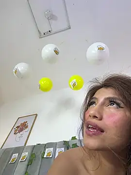 naomiii__ XXX чат на живо