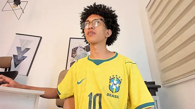 Chat +18 de Cj_davis_ ao vivo