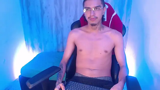 Chatroom XXX en direct de Tayson_Hot