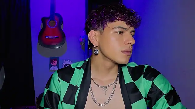 MikeyKuro Adlı Modelin Canlı XXX Sohbeti