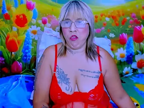 indianroxy's Live XXX Chat