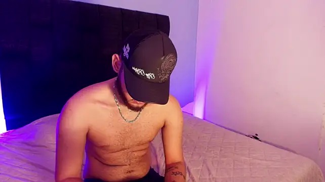 Chat +18 de Ryan_Miller111 ao vivo