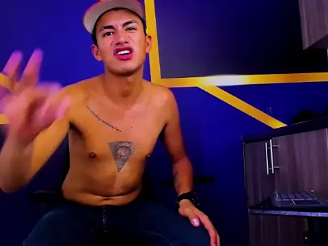 NIO_KLOUDS_'s Live XXX Chat