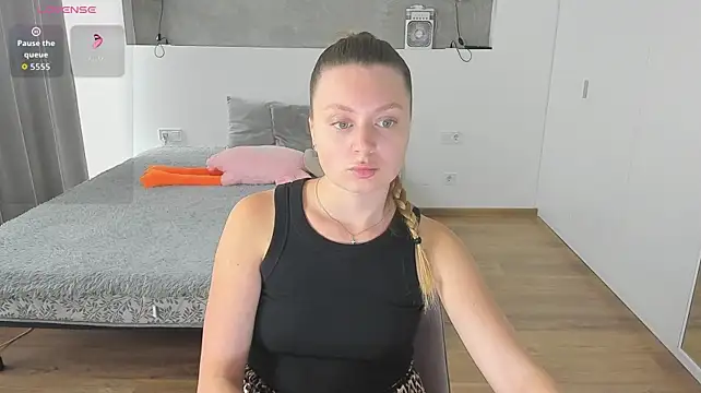 Kitkatvel's Live XXX Chat
