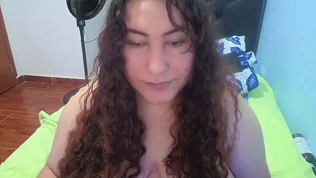 Chat +18 de JANNAH_MARTINEZ ao vivo