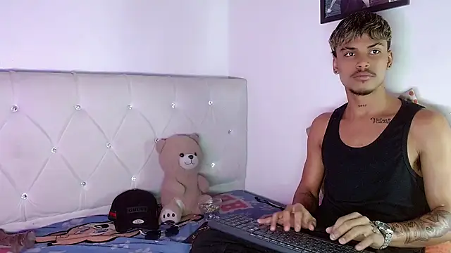 Angel_foxc13: απευθείας συνομιλία ΧΧΧ