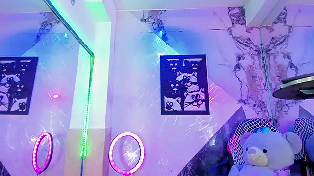 Chat XXX en directo de GirlsRoyalsTwink