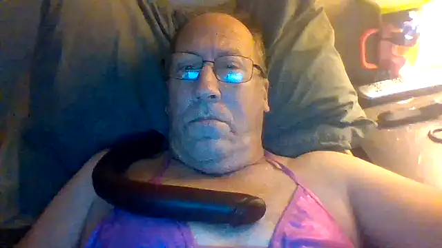 hornyrich69 XXX чат на живо