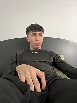 MichaellSullivan élő XXX-chatje