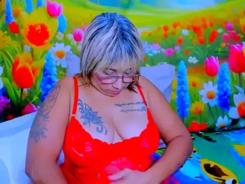 indianroxy's Live XXX Chat