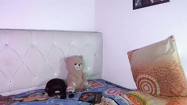Angel_foxc13 即時 XXX 聊天