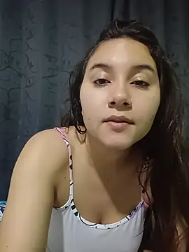 Alison_mm Chat XXX in diretta