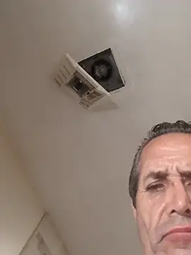 bobby69cock 现场XXX聊天