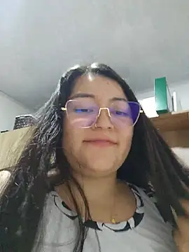 Louise_0105's Live XXX Chat