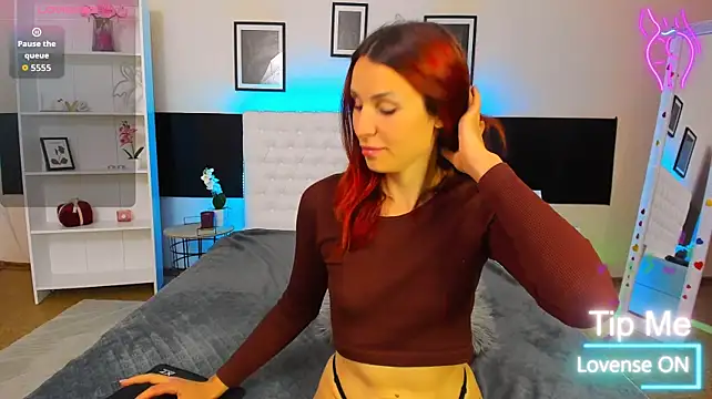 Chatroom XXX en direct de KiraNeeww