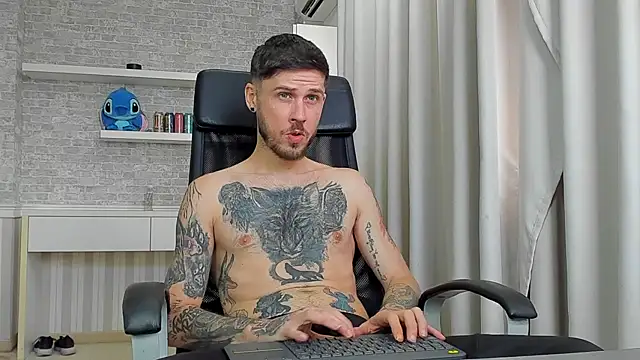 XXX chat uživo modela JonahShaw