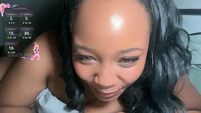 Yourmommysilk 现场XXX聊天