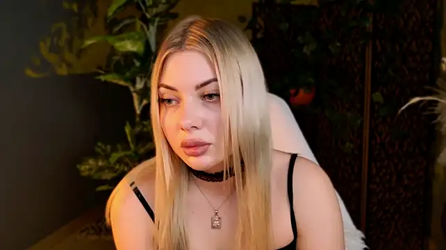 HyileyClark's Live XXX Chat