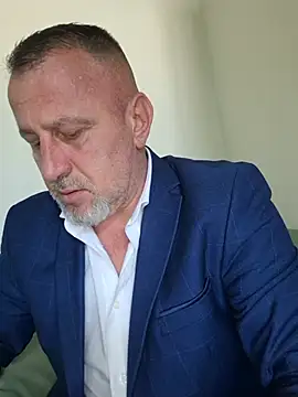 Dominator4y – Naživo XXX chat