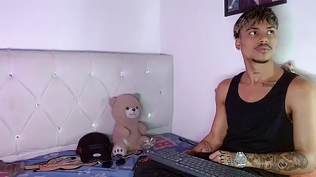 Angel_foxc13 XXX чат на живо