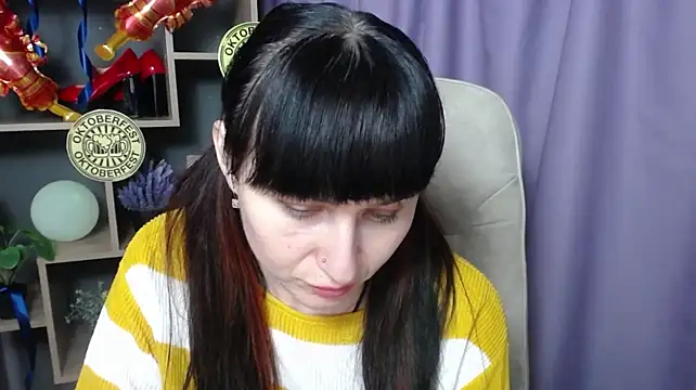 NinaFlawlees Chat XXX in diretta
