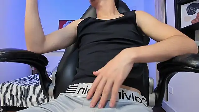 Benji23_ élő XXX-chatje