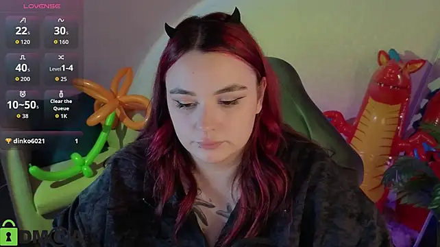 Mia_R0ss élő XXX-chatje