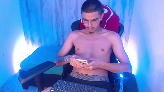 Chatroom XXX en direct de Tayson_Hot