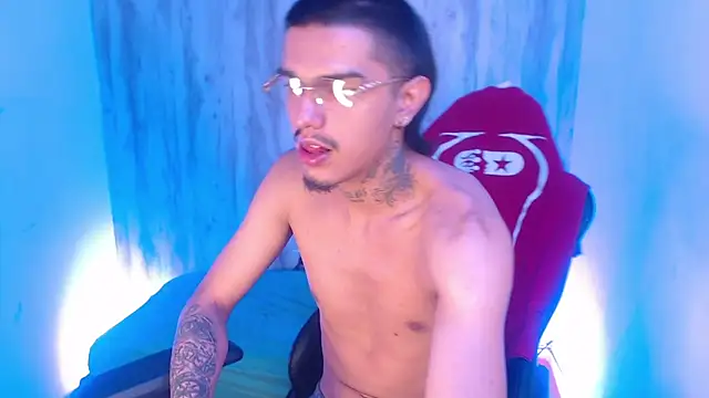 Chat +18 de Tayson_Hot ao vivo