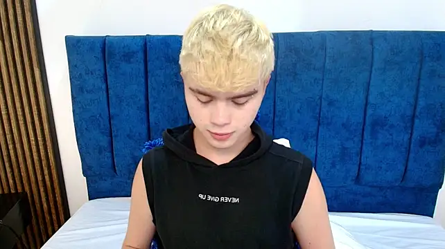 Chat +18 de Ian_Stone ao vivo