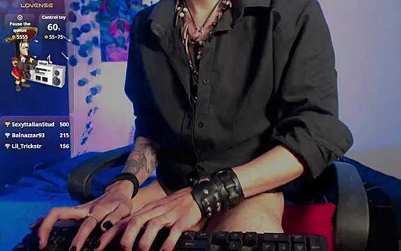 צ'אט XXX בשידור חי של JohnnyJones_