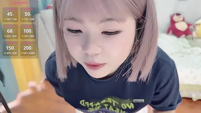 แชท XXX สดของ littlewhiterabbit