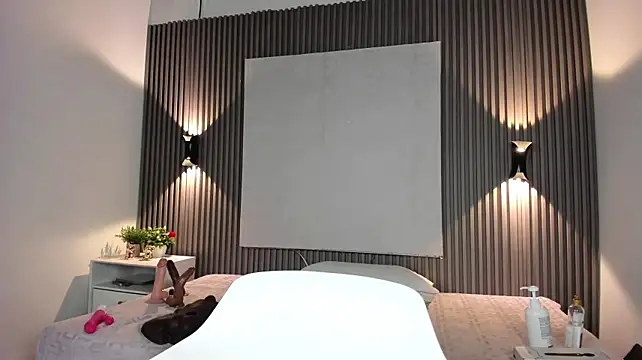 Chat +18 de Zafiiraa ao vivo