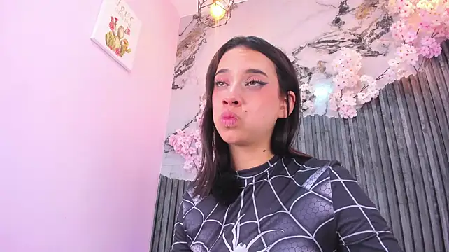 Czat XXX na żywo – Zephyra_bms
