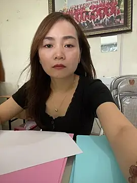 Lily_3324 Adlı Modelin Canlı XXX Sohbeti