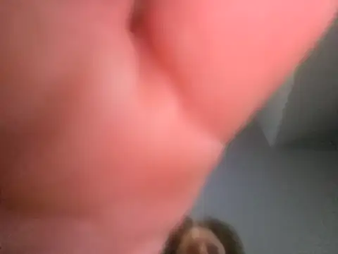 Travislovescumn Webbikameraesitys