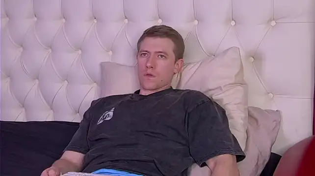 EthanPinkman live XXX chat