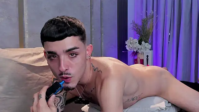 צ'אט XXX בשידור חי של NikoStone_